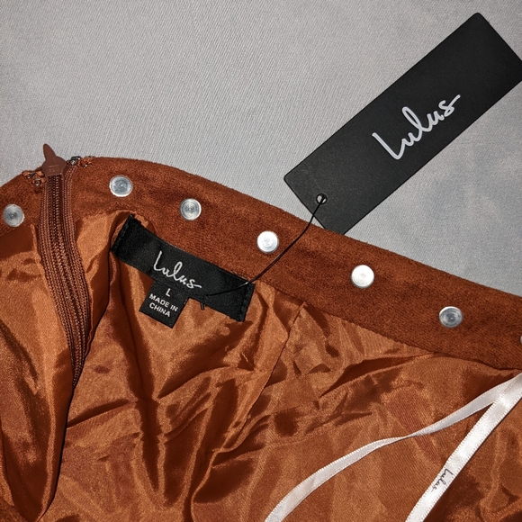 NWT faux suede studded mini skirt - Picture 8 of 9